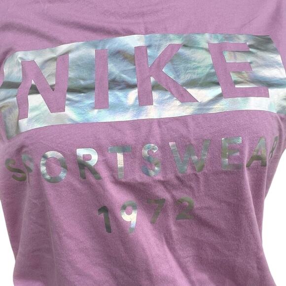 Nike tank, lavender-pink with silver, crewneck, short sleeve women's size S - Picture 2 of 7
